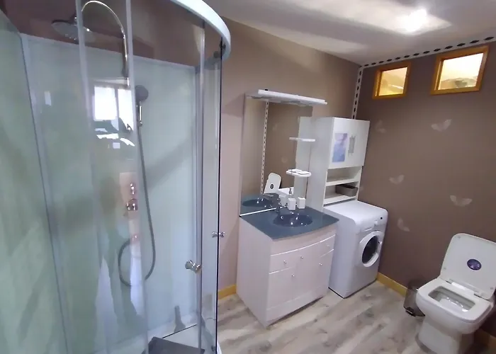 Holiday home Ancienne Grange Rehabilitee Et Grangette Avec Piscine Et Jardin