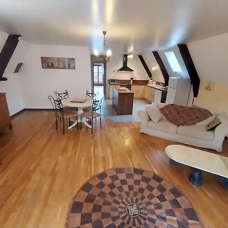 Prázdninový dům Ancienne Grange Rehabilitee Et Grangette Avec Piscine Et Jardin *