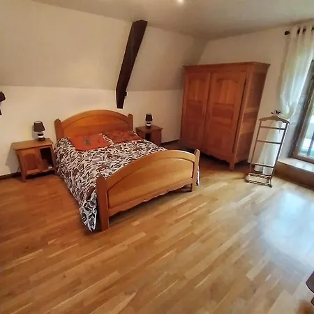 Prázdninový dům Ancienne Grange Rehabilitee Et Grangette Avec Piscine Et Jardin Faycelles