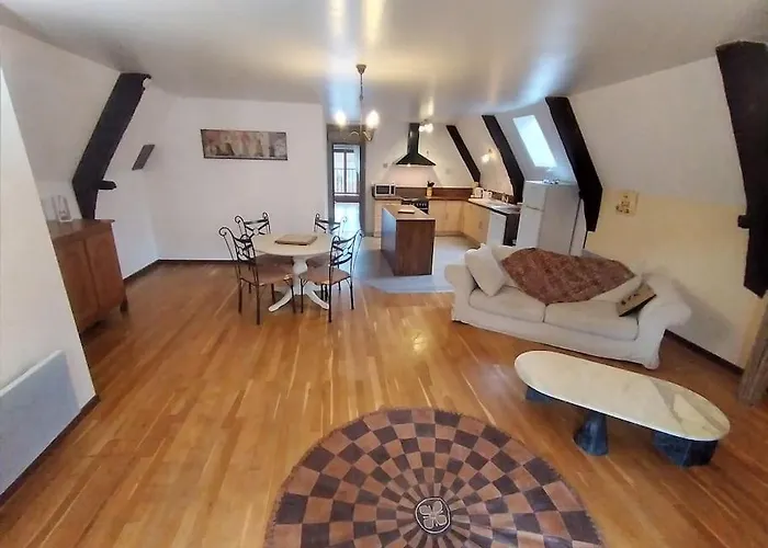 Nyaraló Ancienne Grange Rehabilitee Et Grangette Avec Piscine Et Jardin *