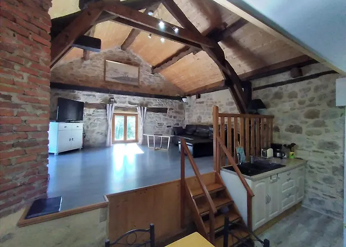 別荘 Ancienne Grange Rehabilitee Et Grangette Avec Piscine Et Jardin Faycelles