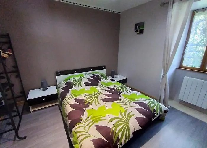 Nyaraló Ancienne Grange Rehabilitee Et Grangette Avec Piscine Et Jardin Faycelles